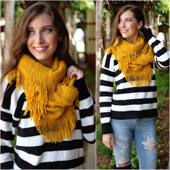 ✨LAST ONE✨Mustard cable knit fringe infinity scarf - Picture 5 of 7